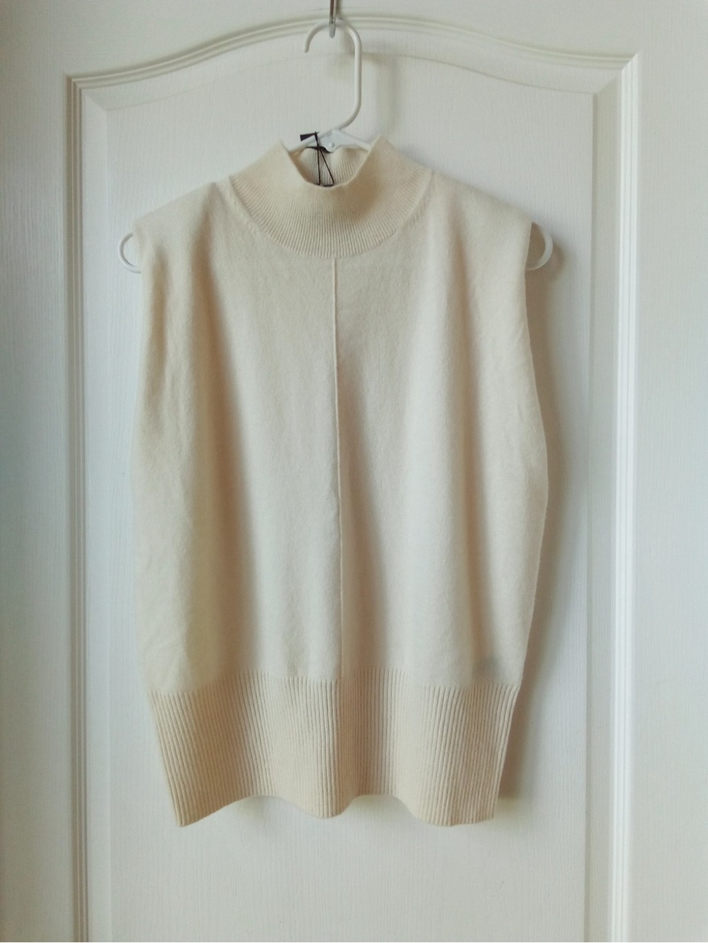 BANANA REPUBLIC Franca Cream Sleeveless Knit Top 100% Cashmere Padded Small